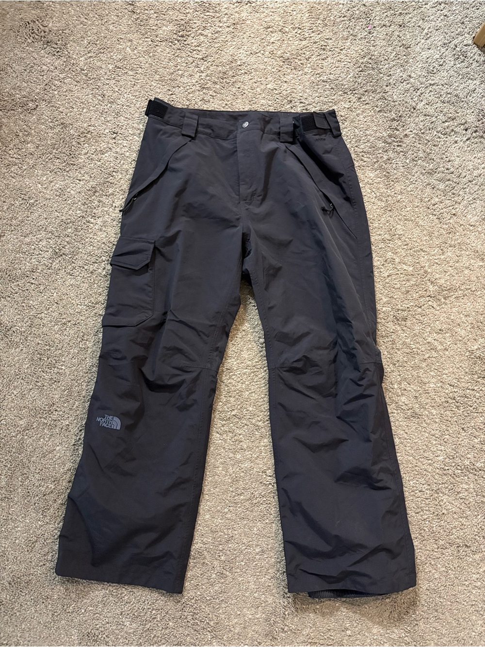 The North Face Men’s Black insulated HyVent Ski/Snowboard Pants